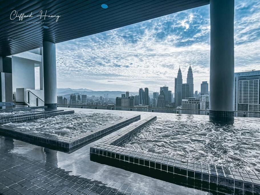 The Colony By Infinitum Best Pool View Klcc Trx Merdeka 118 Kl Tower Kuala Lumpur Ngoại thất bức ảnh